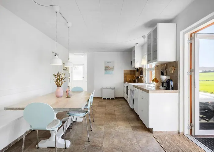 4 Bedroom Awesome In Feriehus *