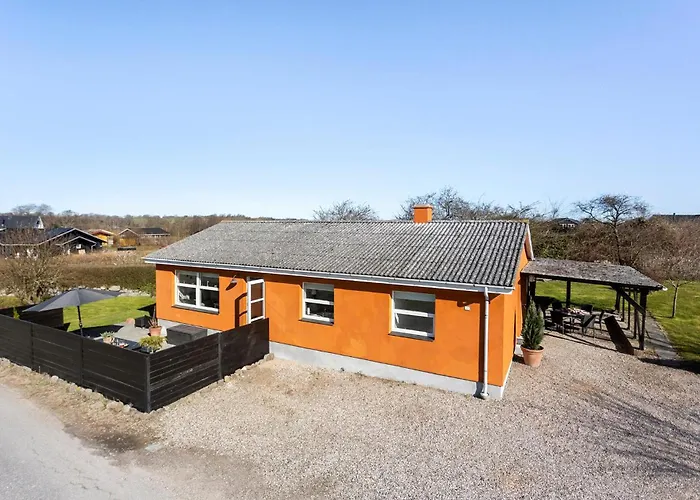 4 Bedroom Awesome In Feriehus